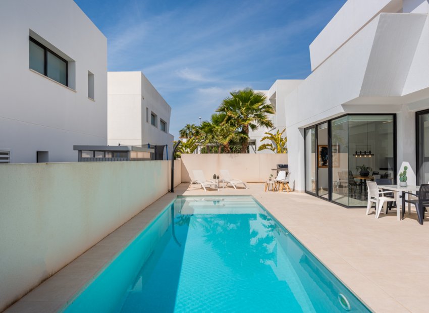 Resale - Villa - Ciudad Quesada