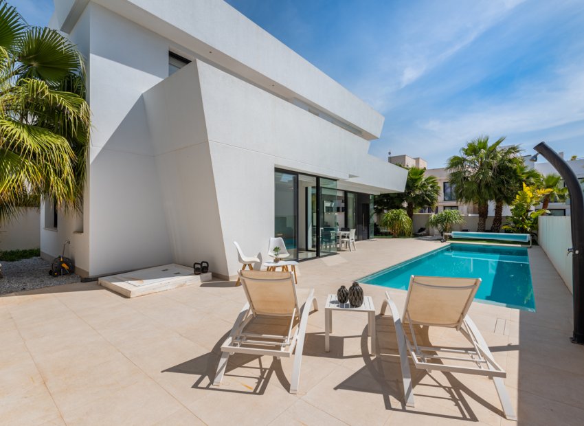 Resale - Villa - Ciudad Quesada