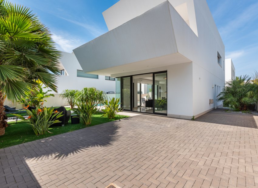 Resale - Villa - Ciudad Quesada