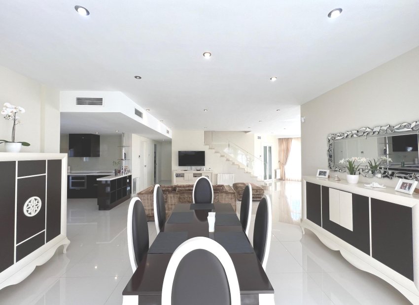 Resale - Villa - Ciudad Quesada