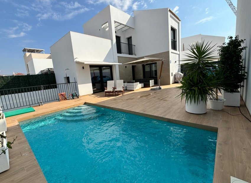 Resale - Villa - Ciudad Quesada