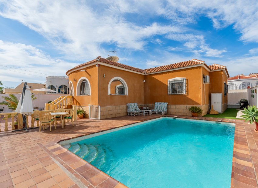Resale - Villa - Ciudad Quesada