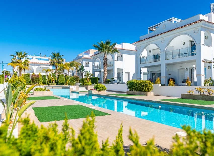 Resale - Villa - CIUDAD QUESADA