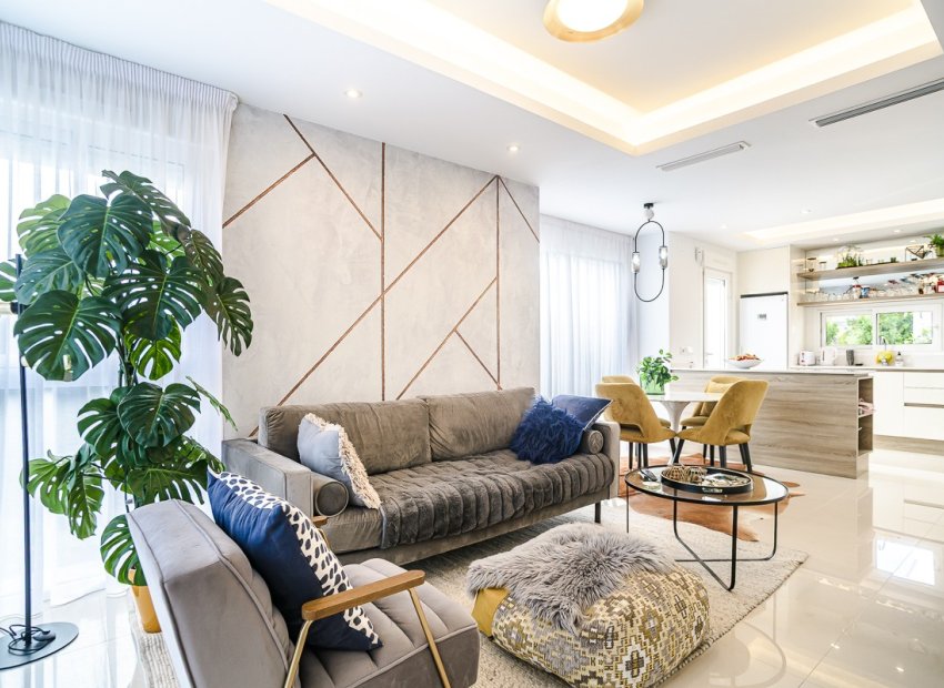 Resale - Villa - CIUDAD QUESADA