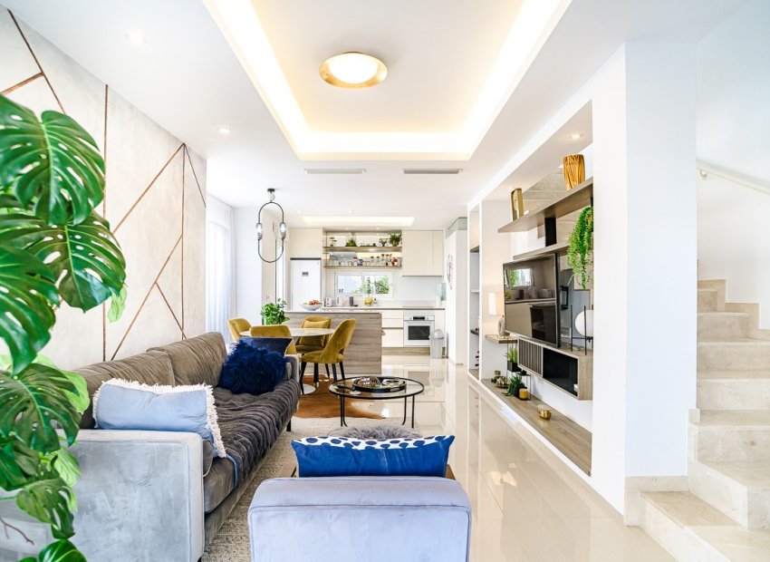Resale - Villa - CIUDAD QUESADA