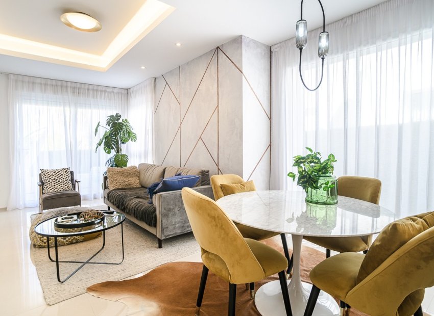 Resale - Villa - CIUDAD QUESADA