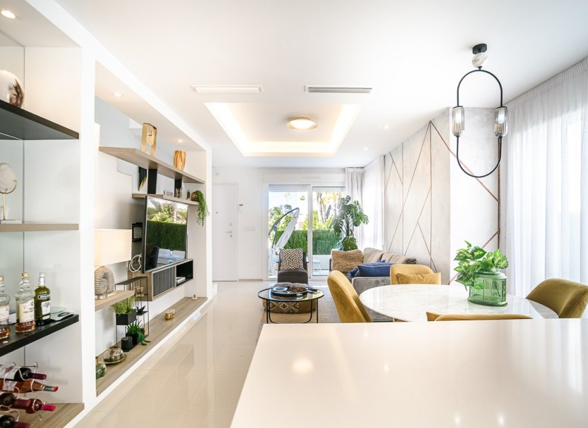 Resale - Villa - CIUDAD QUESADA