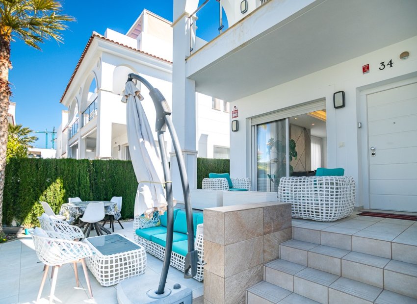 Resale - Villa - CIUDAD QUESADA