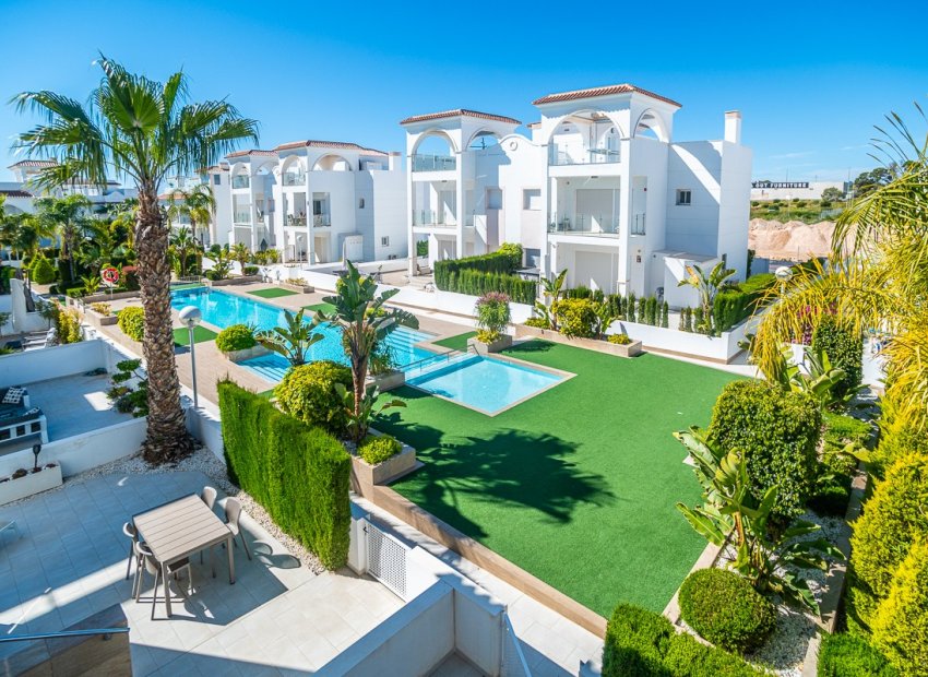Resale - Villa - CIUDAD QUESADA