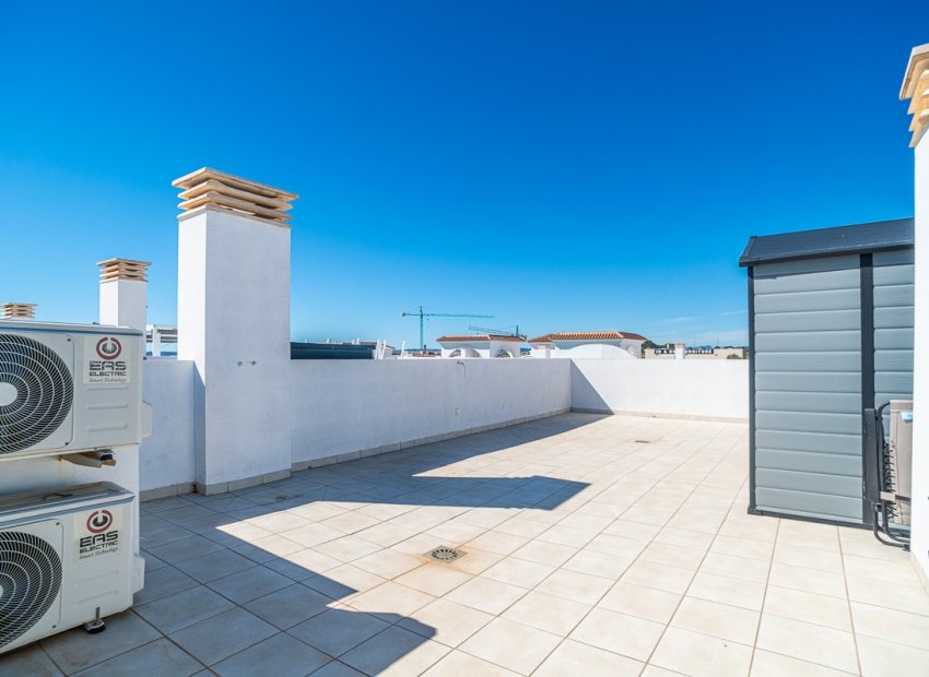 Resale - Villa - CIUDAD QUESADA