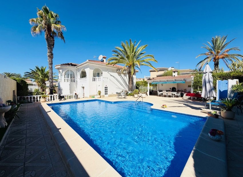 Resale - Villa - Ciudad Quesada