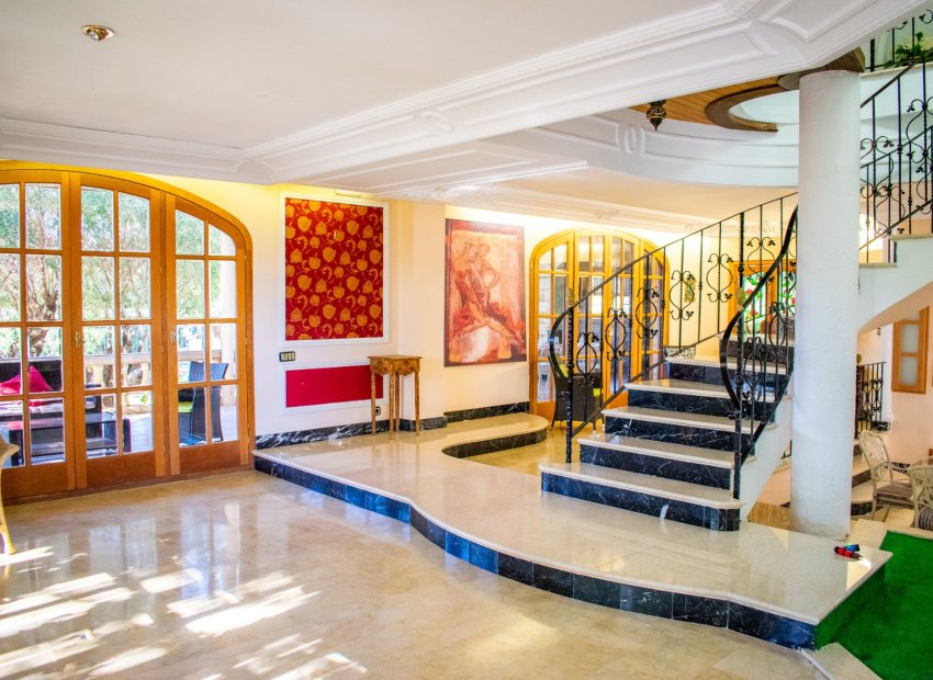 Resale - Villa - Crevillente