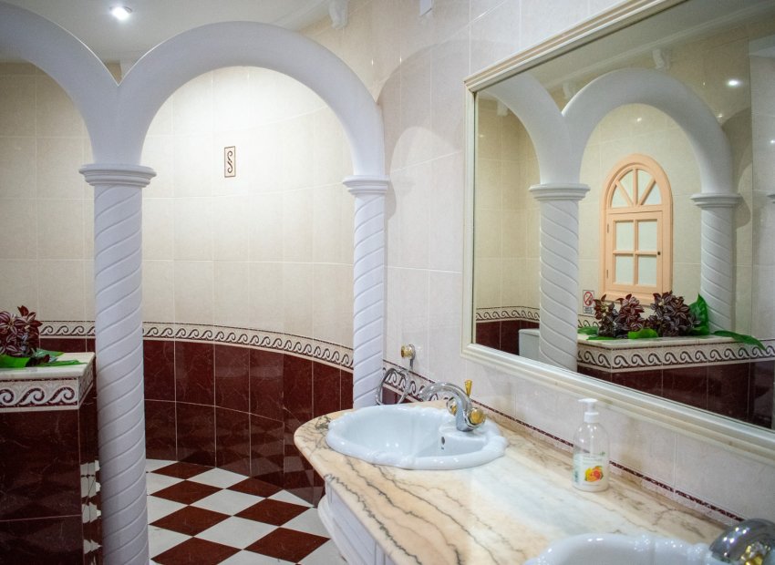 Resale - Villa - Crevillente