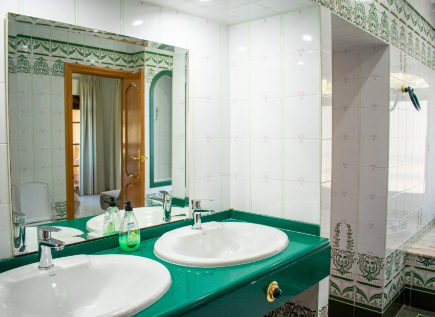 Resale - Villa - Crevillente