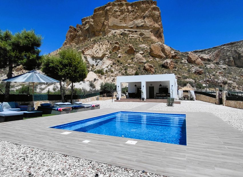 Resale - Villa - Crevillente