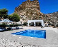 Resale - Villa - Crevillente
