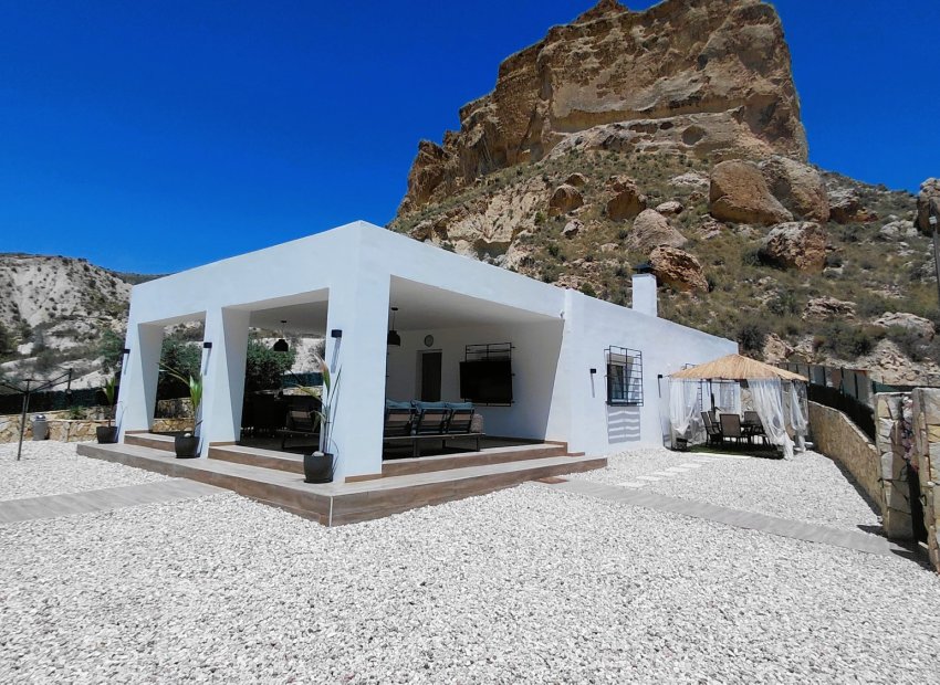 Resale - Villa - Crevillente