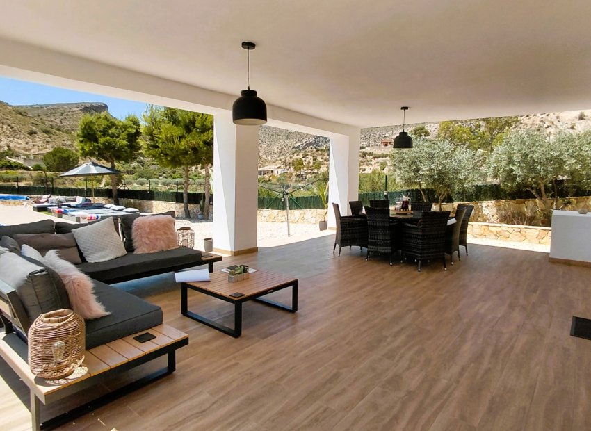 Resale - Villa - Crevillente
