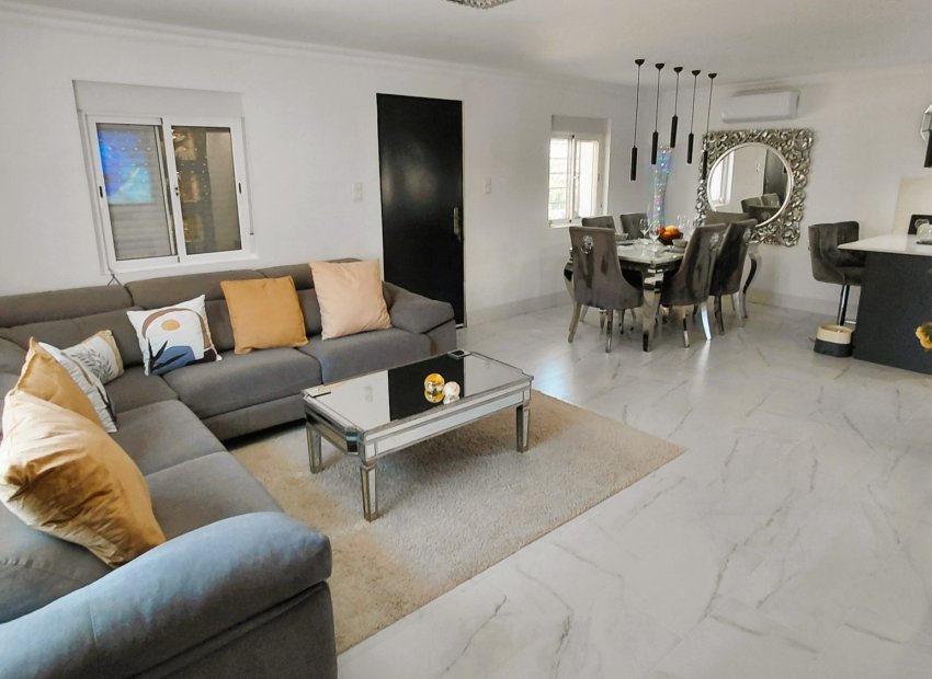 Resale - Villa - Crevillente