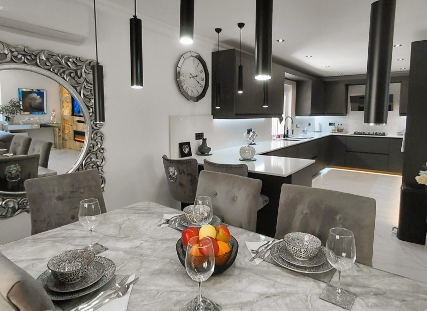 Resale - Villa - Crevillente