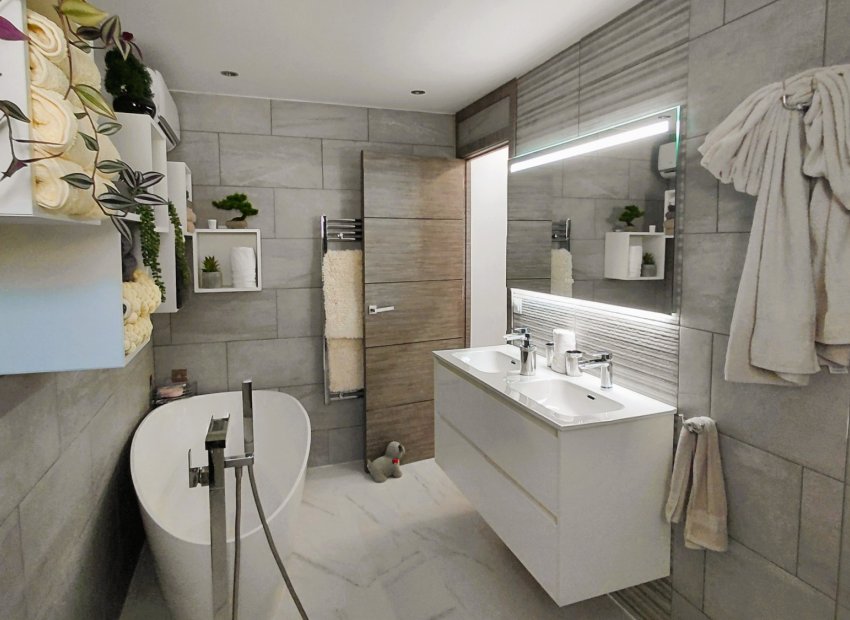 Resale - Villa - Crevillente