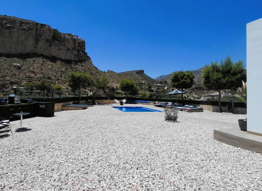 Resale - Villa - Crevillente