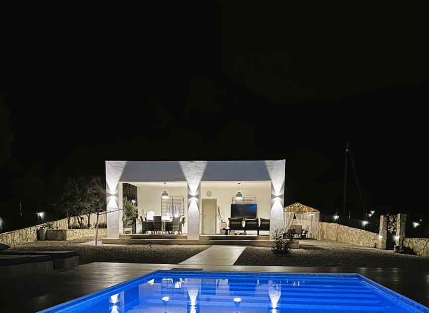 Resale - Villa - Crevillente