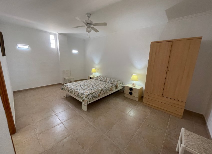 Resale - Villa - Daya Nueva