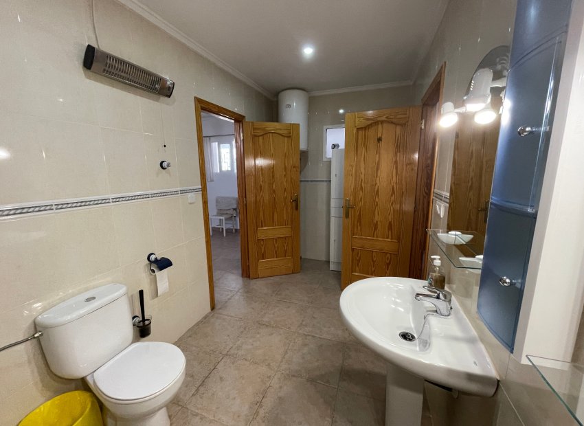 Resale - Villa - Daya Nueva