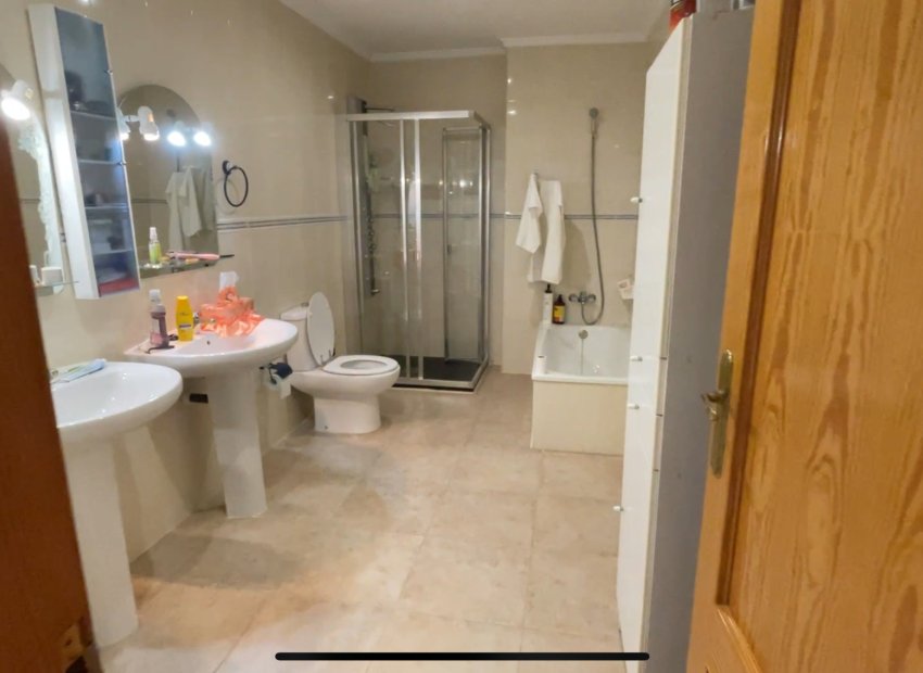 Resale - Villa - Daya Nueva