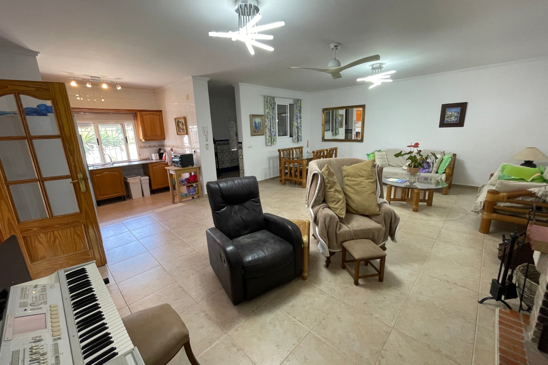 Resale - Villa - Daya Nueva