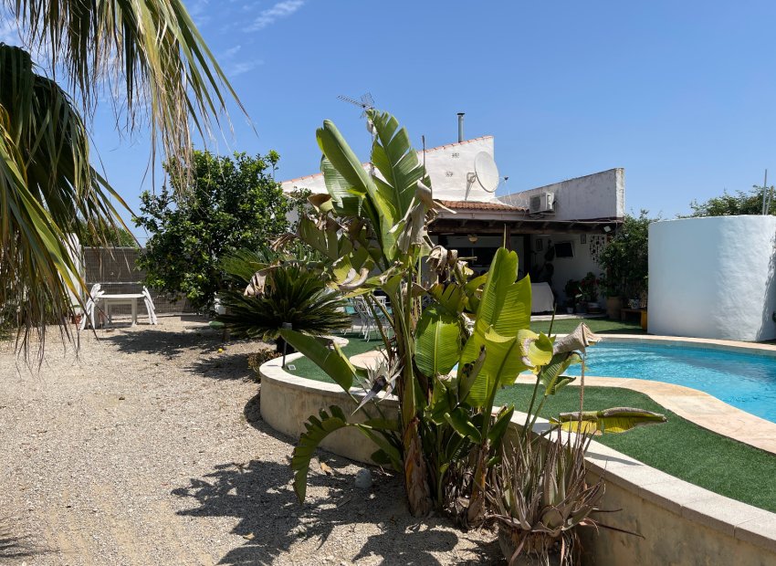 Resale - Villa - Daya Nueva