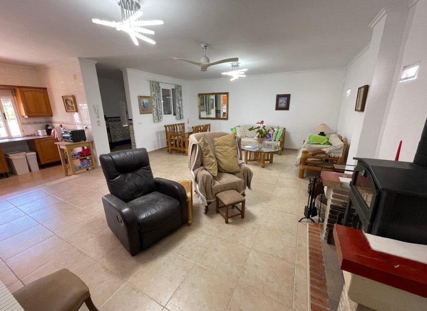 Resale - Villa - Daya Nueva