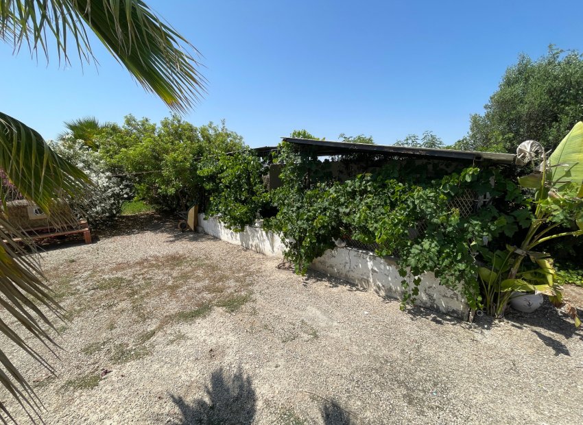 Resale - Villa - Daya Nueva