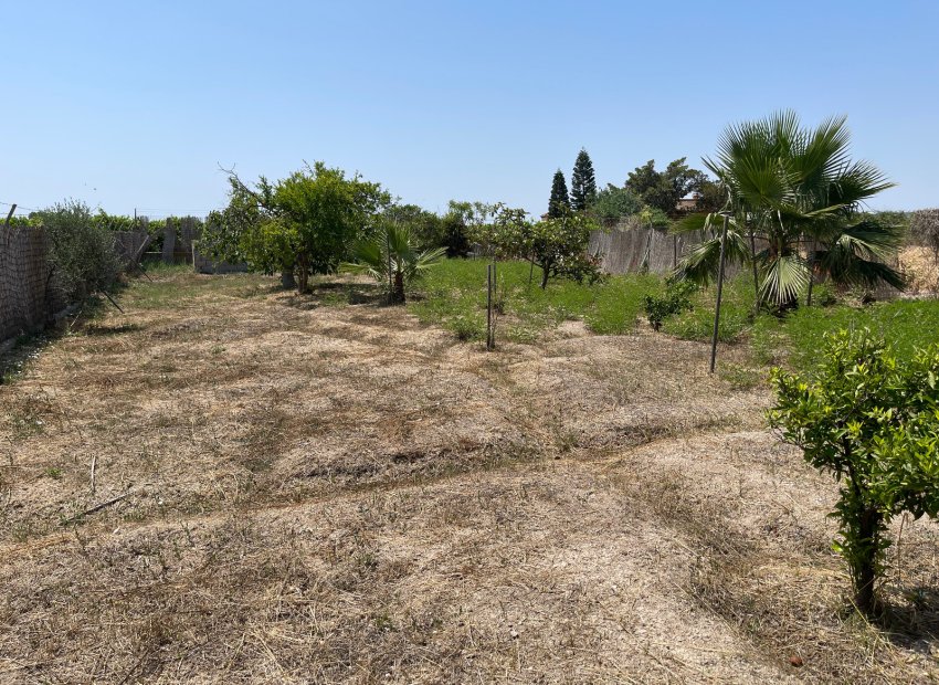 Resale - Villa - Daya Nueva