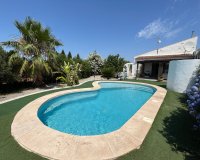 Resale - Villa - Daya Nueva