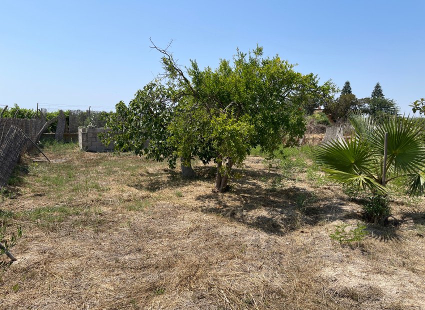 Resale - Villa - Daya Nueva