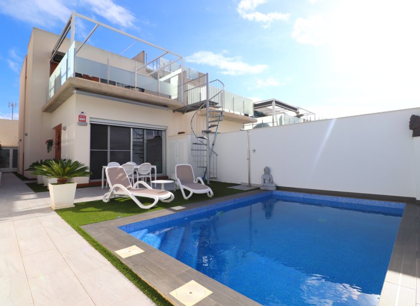 Resale - Villa - Daya Vieja - Daya Vieja - Town