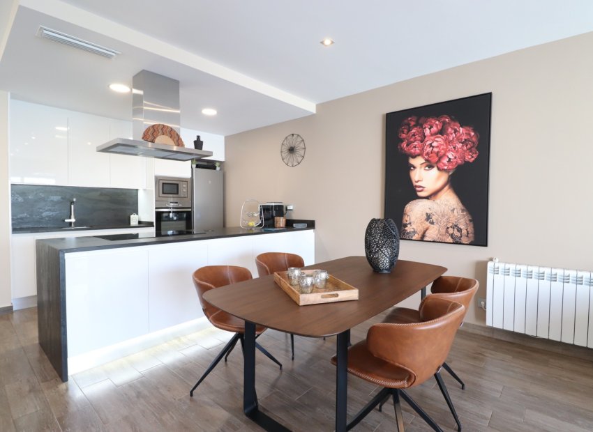 Resale - Villa - Daya Vieja - Daya Vieja - Town