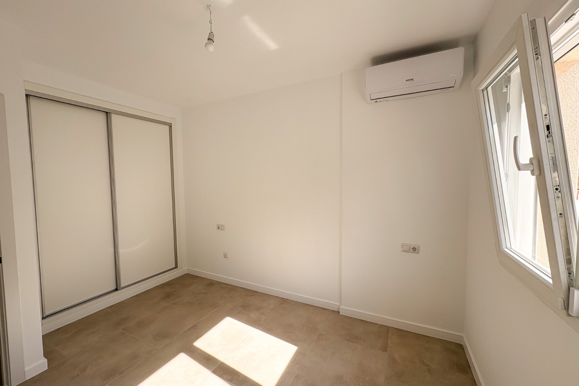 Resale - Villa - El Campello - Pueblo Acantilado - Venta Lanuza