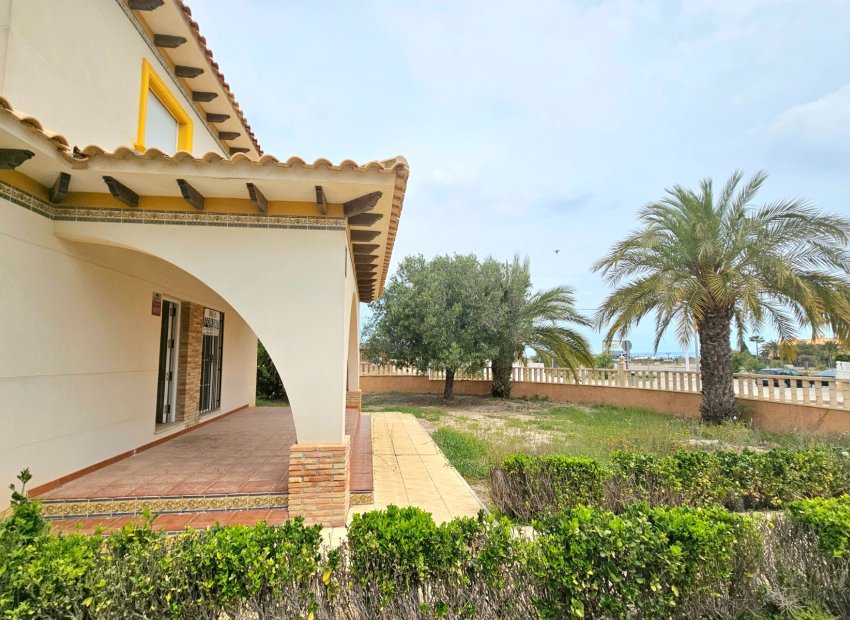 Resale - Villa - Elche - La Marina