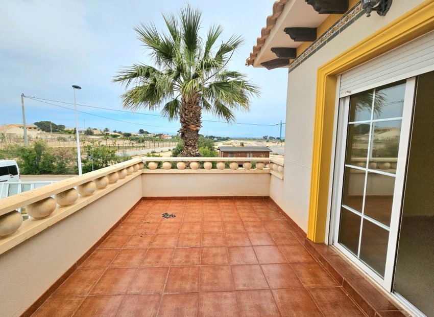 Resale - Villa - Elche - La Marina