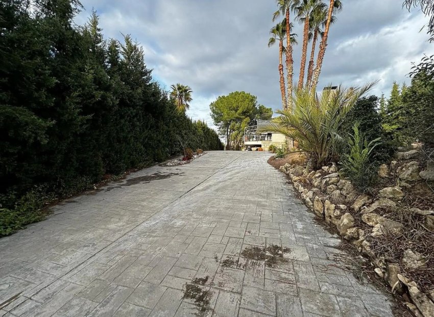 Resale - Villa - Elda