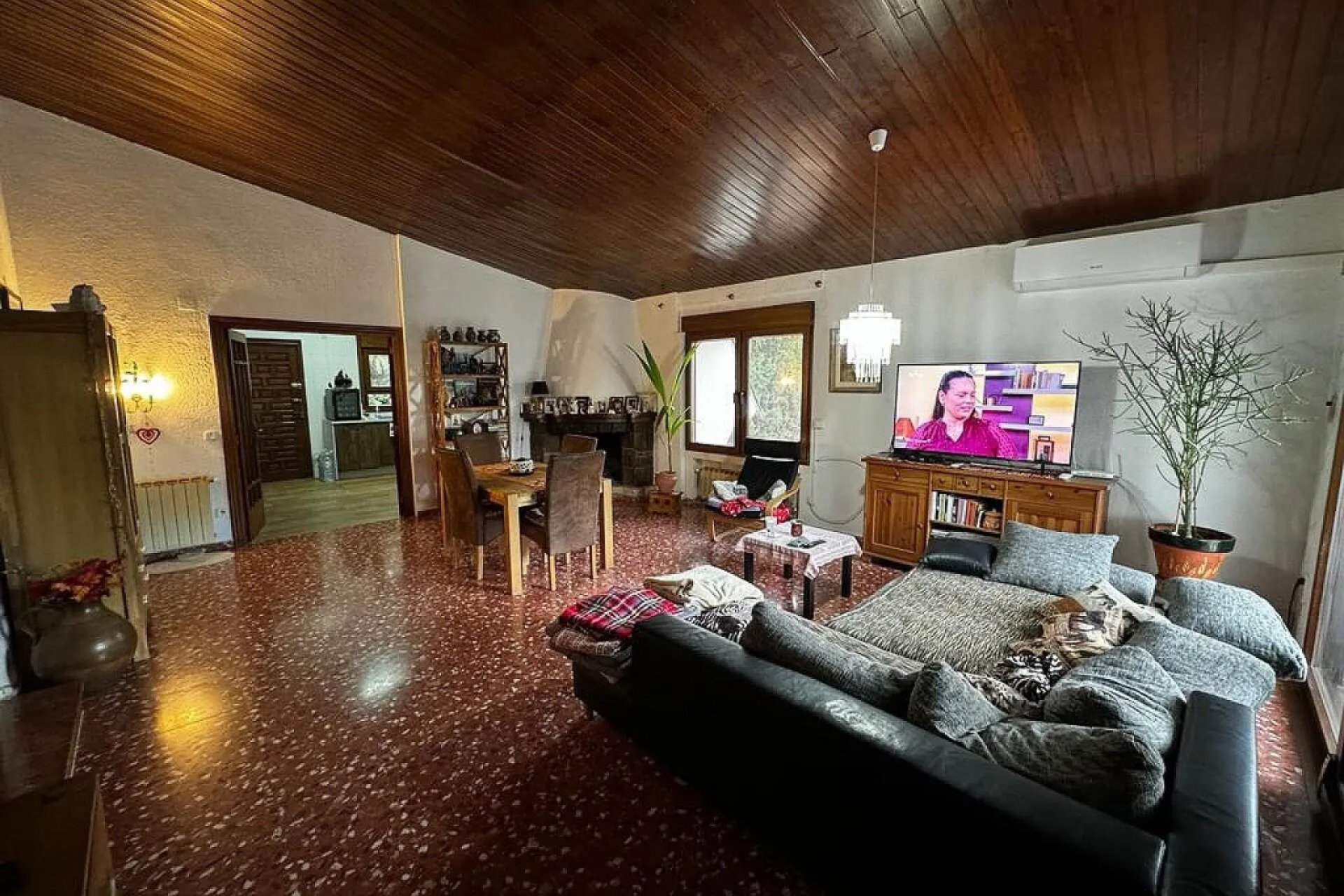 Resale - Villa - Elda