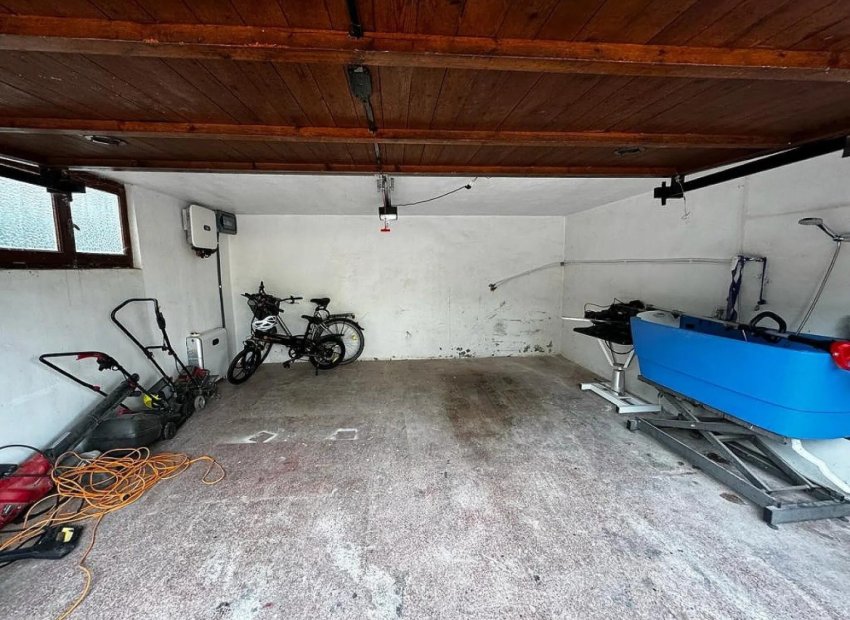 Resale - Villa - Elda