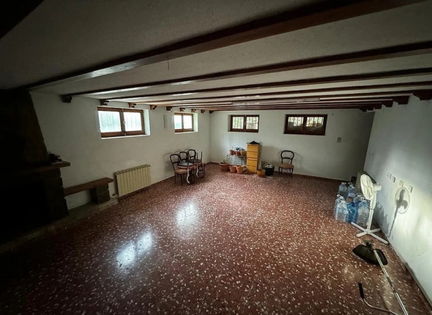 Resale - Villa - Elda