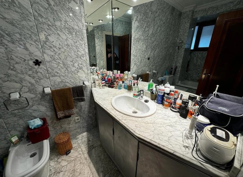 Resale - Villa - Elda