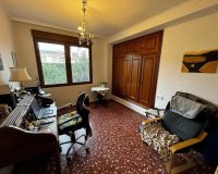 Resale - Villa - Elda