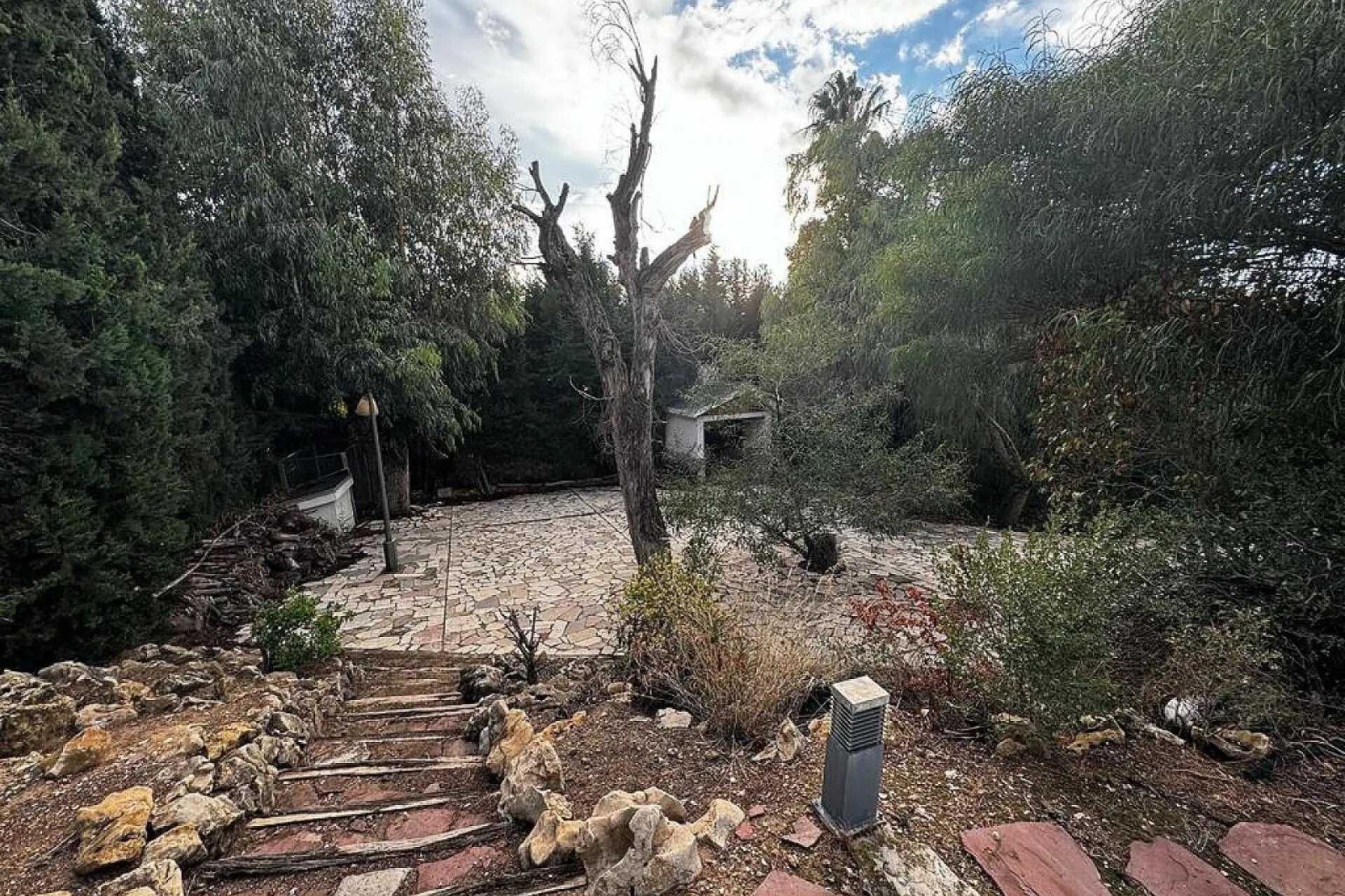 Resale - Villa - Elda