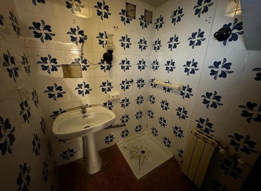 Resale - Villa - Elda